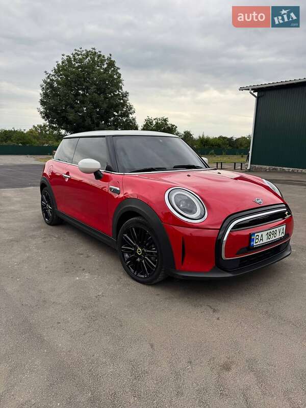Хэтчбек MINI Cooper 2022 в Кропивницком