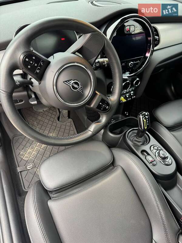 Хэтчбек MINI Cooper 2022 в Кропивницком