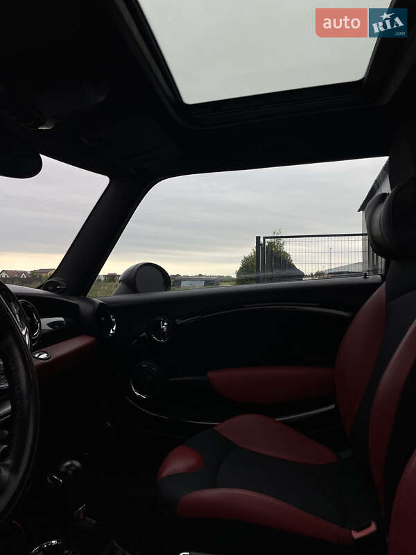 Хэтчбек MINI Cooper 2009 в Ивано-Франковске