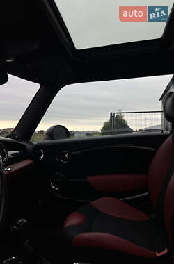 Хэтчбек MINI Cooper 2009 в 