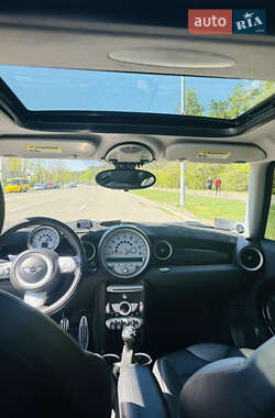 Хетчбек MINI Cooper 2010 в 