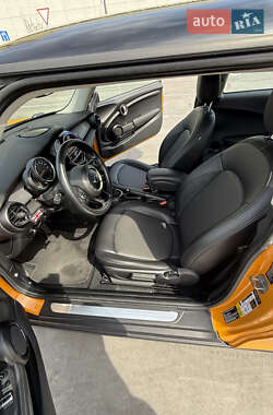 Хэтчбек MINI Cooper 2014 в 