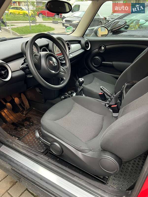 Хэтчбек MINI Cooper 2012 в Львове