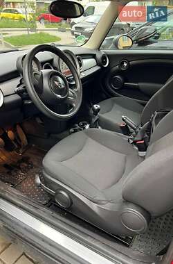 Хетчбек MINI Cooper 2012 в 
