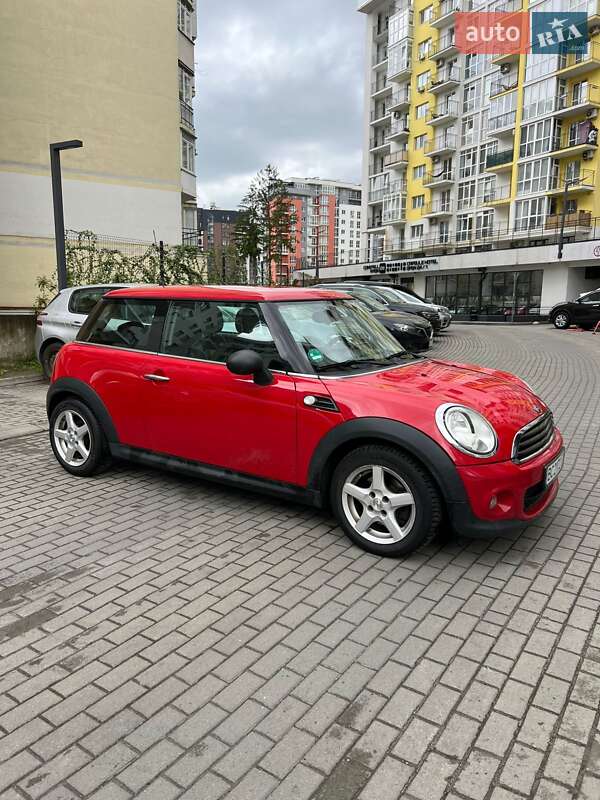 Хэтчбек MINI Cooper 2012 в Львове