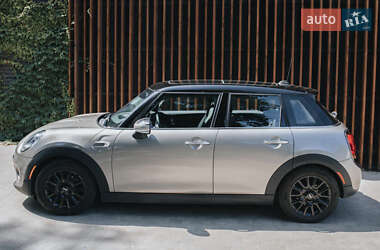 Хэтчбек MINI Cooper 2019 в 