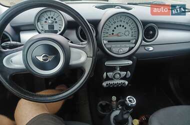 Хэтчбек MINI Cooper 2010 в 