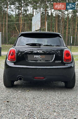 Хетчбек MINI Cooper 2016 в 
