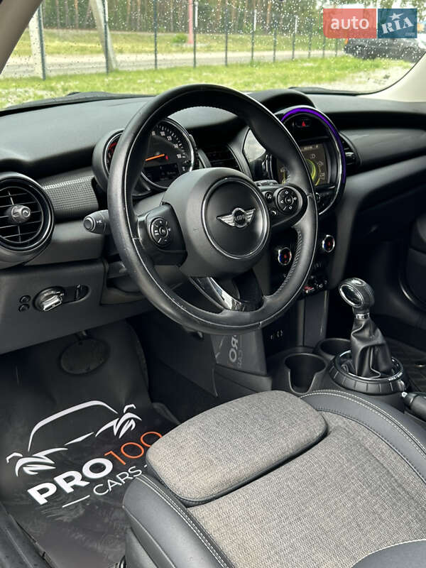 Хетчбек MINI Cooper 2016 в Гостомелі