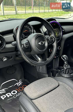 Хетчбек MINI Cooper 2016 в 