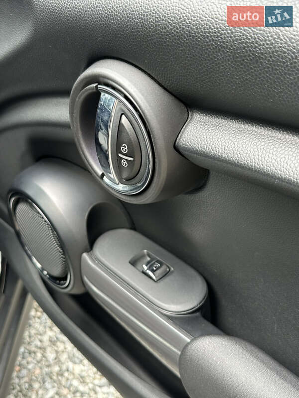 Хетчбек MINI Cooper 2016 в Гостомелі
