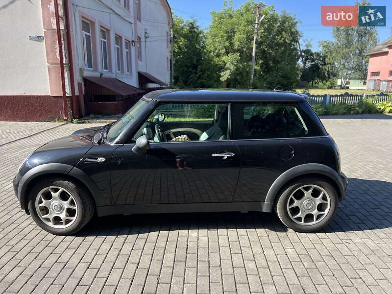 Хэтчбек MINI Cooper 2002 в Шипинцах