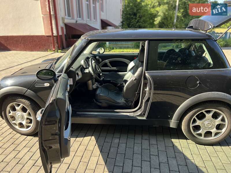 Хэтчбек MINI Cooper 2002 в Шипинцах