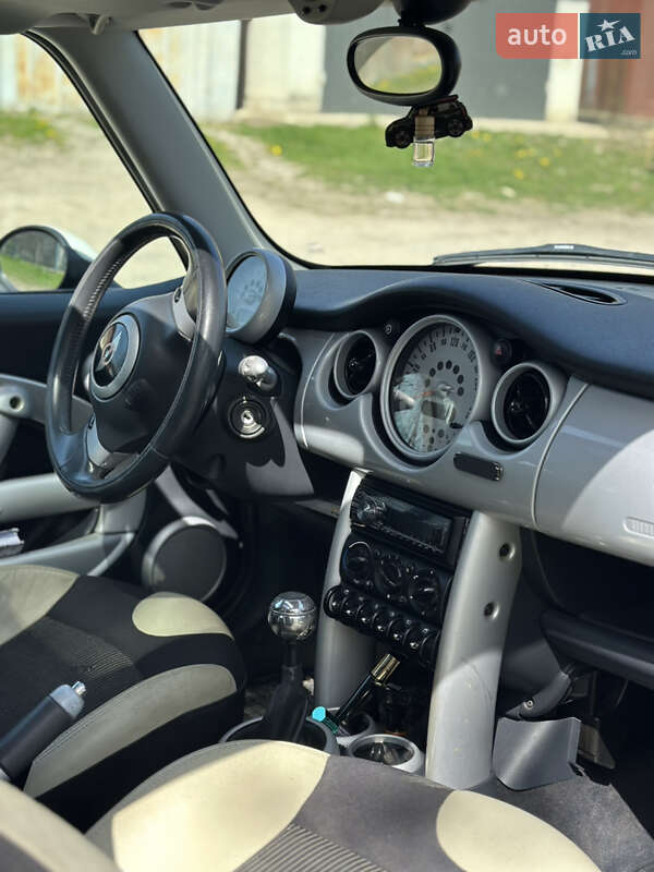 Хэтчбек MINI Cooper 2001 в Залещиках
