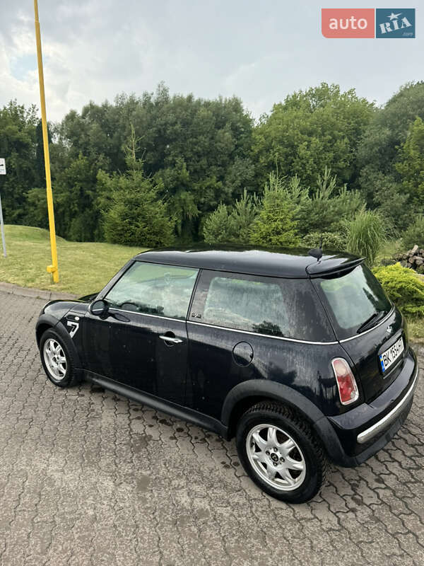 Хэтчбек MINI Cooper 2005 в Бродах