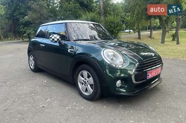Хэтчбек MINI Cooper 2016 в 