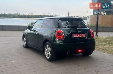Хэтчбек MINI Cooper 2016 в 