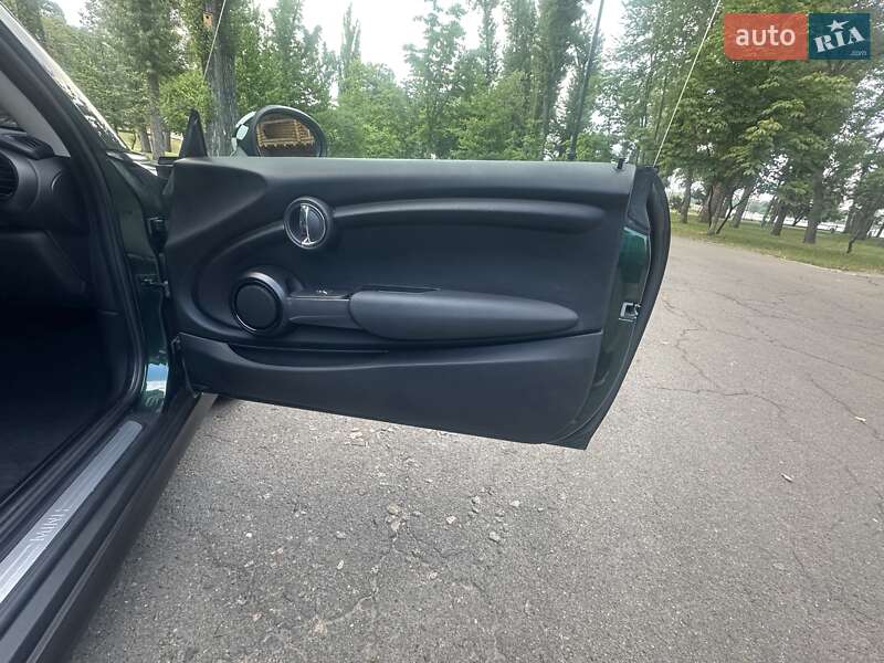 Хетчбек MINI Cooper 2016 в Києві