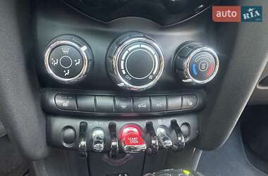 Хэтчбек MINI Cooper 2016 в 