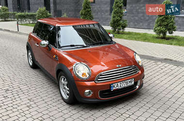 Хэтчбек MINI Cooper 2011 в 