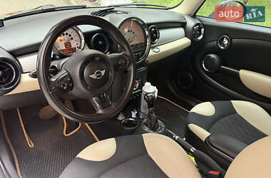 Хэтчбек MINI Cooper 2011 в 