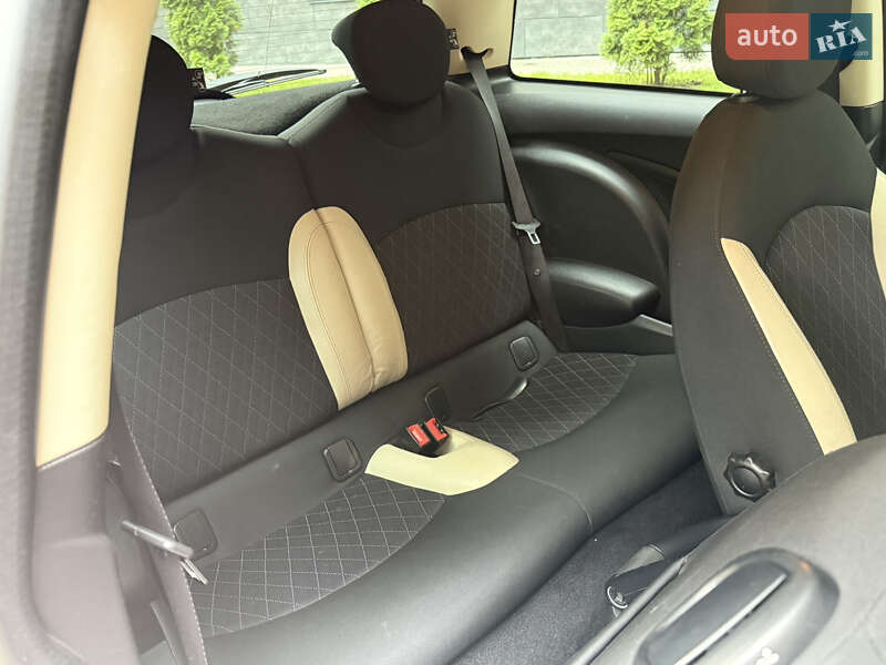 Хетчбек MINI Cooper 2011 в Броварах