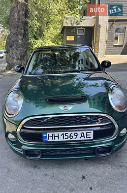 Хетчбек MINI Cooper 2016 в 