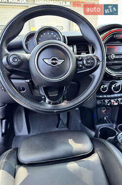 Хетчбек MINI Cooper 2016 в 