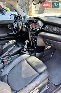 Хетчбек MINI Cooper 2016 в 