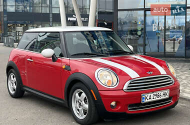Хетчбек MINI Cooper 2010 в 