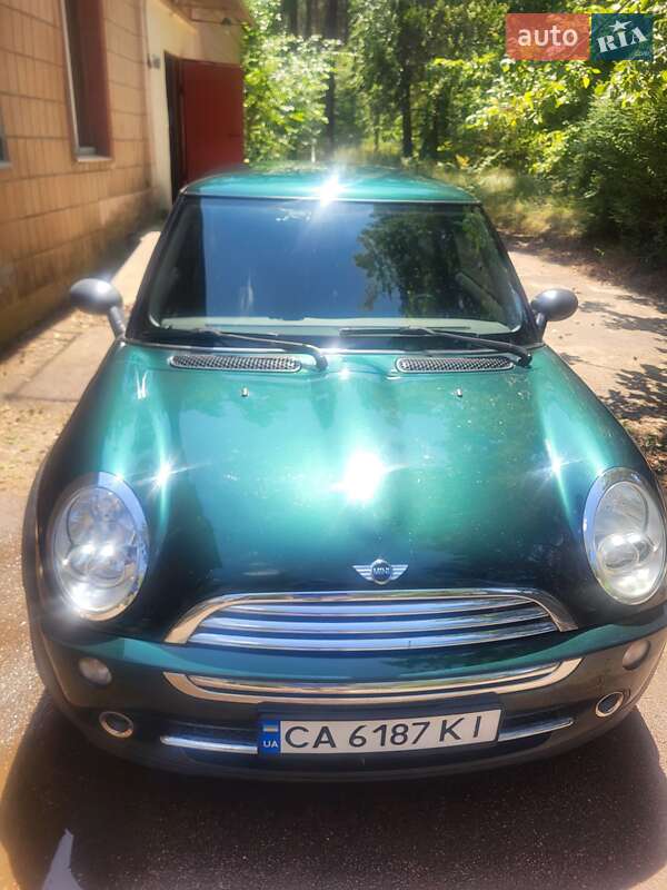 MINI Cooper 2004