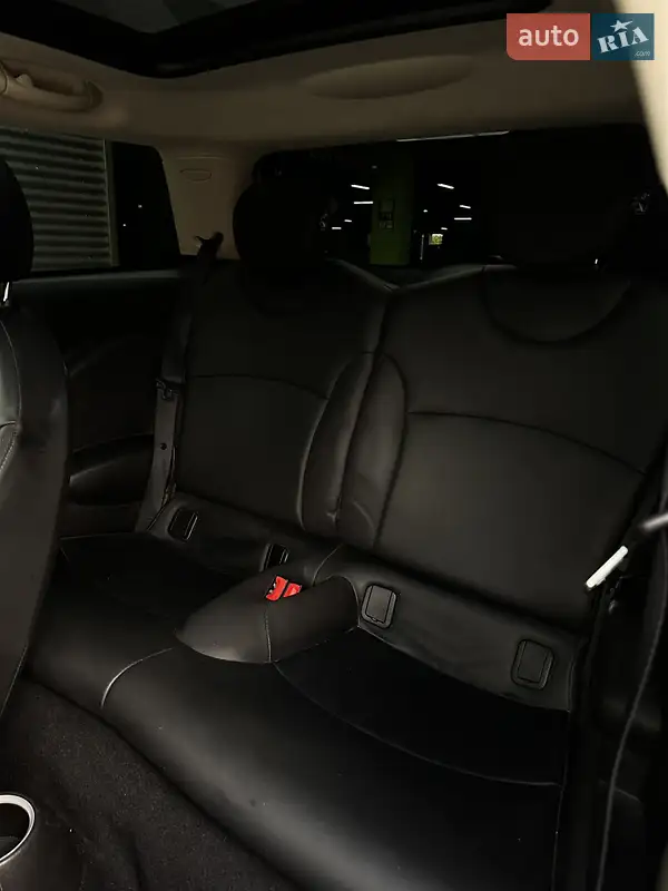 Хетчбек MINI Cooper 2013 в 