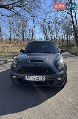 Хэтчбек MINI Cooper 2012 в 