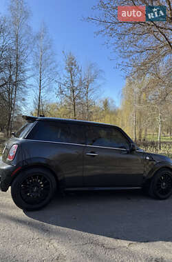 Хэтчбек MINI Cooper 2012 в 