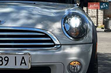 Хэтчбек MINI Cooper 2011 в 