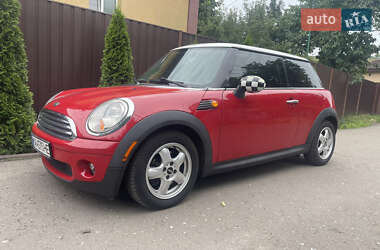 Хэтчбек MINI Cooper 2010 в 