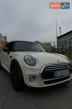 Хэтчбек MINI Cooper 2017 в Хмельницком