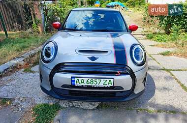 Хэтчбек MINI Cooper 2023 в Киеве
