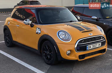 Хэтчбек MINI Cooper 2014 в 
