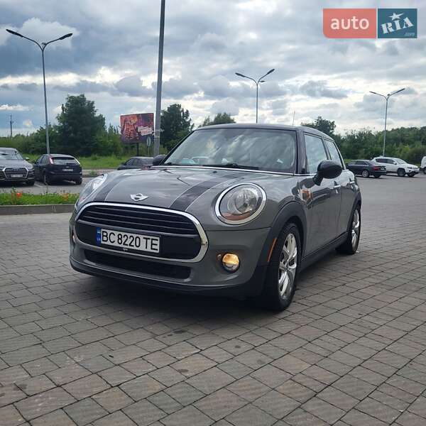 Хэтчбек MINI Cooper 2015 в Львове