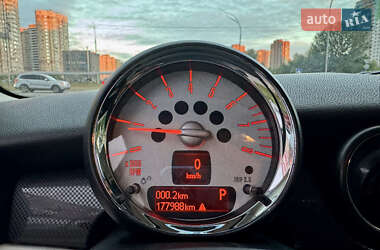 Хэтчбек MINI Cooper 2011 в 