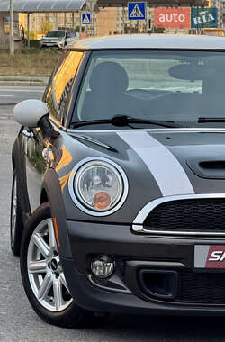 Хэтчбек MINI Cooper 2011 в 