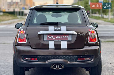 Хэтчбек MINI Cooper 2011 в 