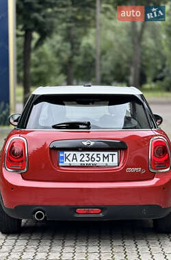 Хэтчбек MINI Cooper 2016 в 