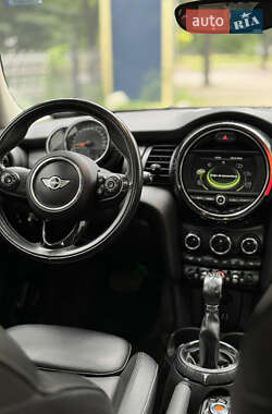 Хэтчбек MINI Cooper 2016 в 
