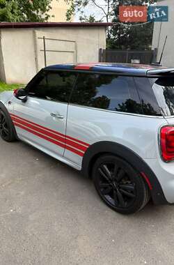 Хэтчбек MINI Cooper 2017 в 