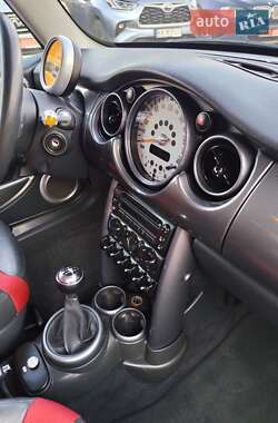 Хэтчбек MINI Cooper 2005 в 