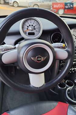 Хэтчбек MINI Cooper 2005 в 