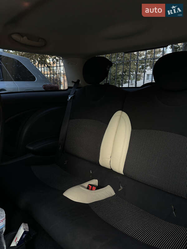 Хетчбек MINI Cooper 2010 в Києві