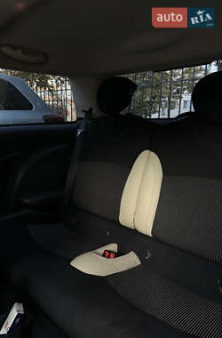 Хэтчбек MINI Cooper 2010 в 